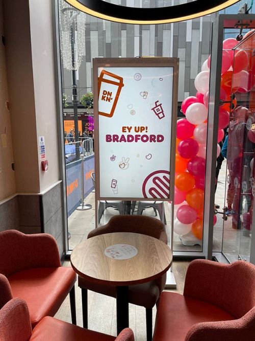 digital signage screen ultra high brightness double sided