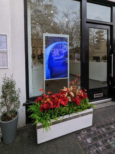 digital signage screen ultra high brightness double sided