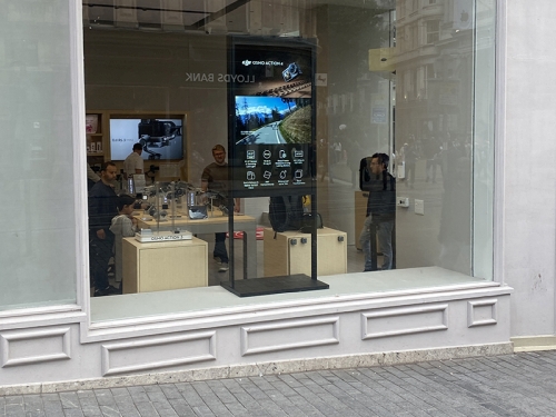 digital signage screen ultra high brightness double sided