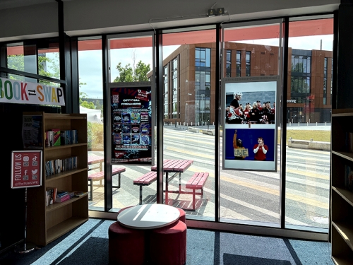 digital signage screen ultra high brightness double sided