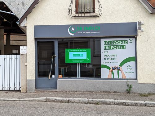 digital signage screen ultra high brightness