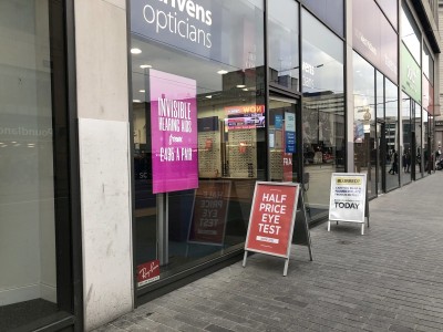 digital signage screen ultra high brightness