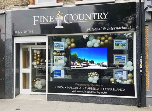 digital signage screen ultra high brightness