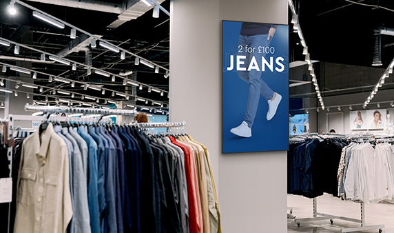 4K Vibrant Professional Advertising Displays